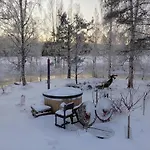 Riverside Sauna And Hot Tub Northern Lights شاليه