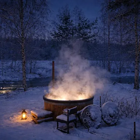Riverside Sauna Hot Tub Northern Lights Chalet *