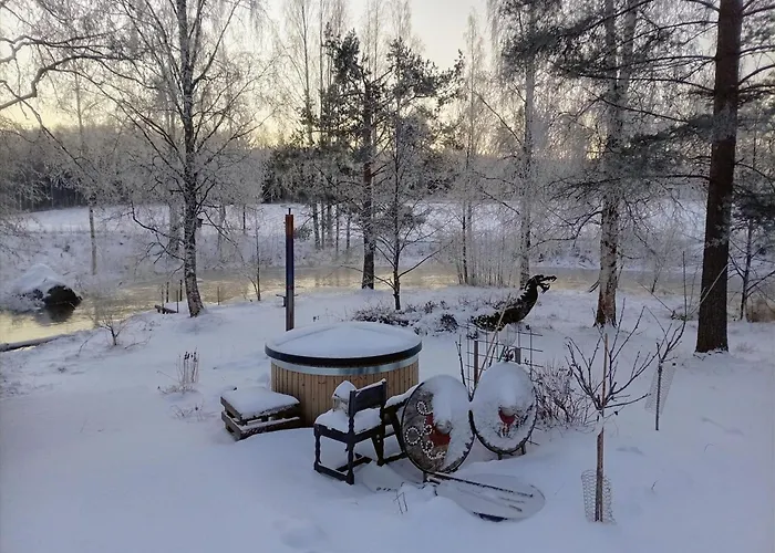 Riverside Cottage Aeaenekoski Sauna And Hot Tub Northern Lights 木屋