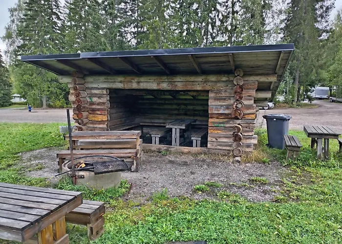 木屋 Riverside Cottage Aeaenekoski Sauna And Hot Tub Northern Lights